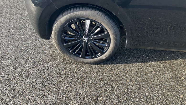 Peugeot 208 1.2 PureTech 82 Black Edition 3dr Petrol Hatchback